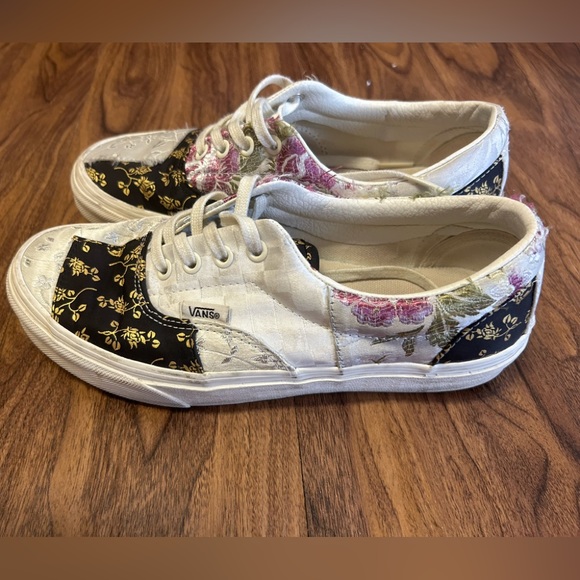 Vans Shoes - Vans. Women’s Size 7.